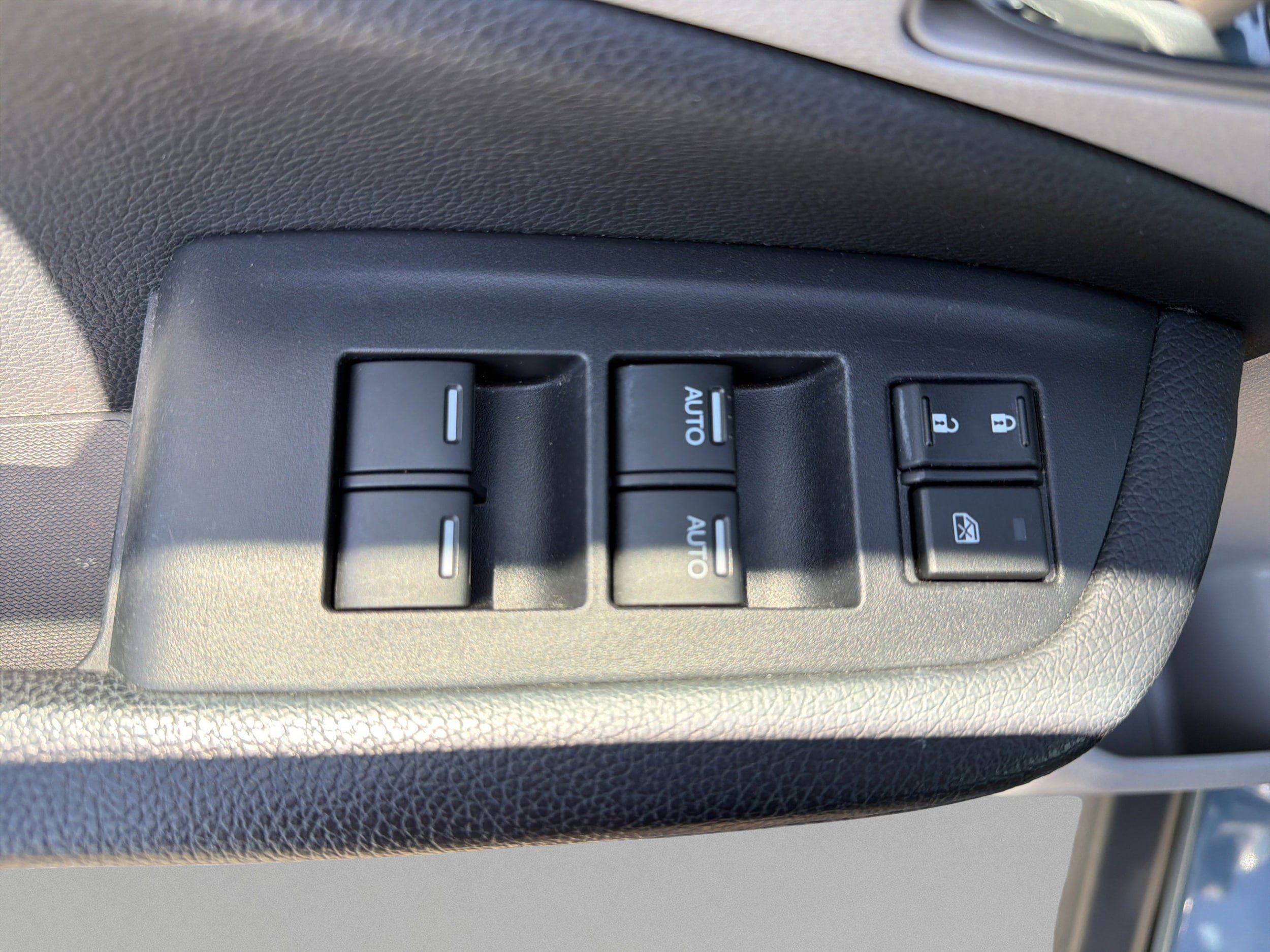 Used 2017 Honda Pilot EX-L image 23