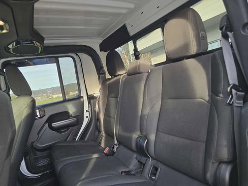 Used 2020 Jeep Gladiator Sport w/ Quick Order Package 24S image 13