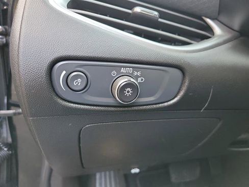 Used 2025 Chevrolet Malibu LT image 22