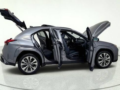 Used 2025 Lexus UX 300h FWD image 19