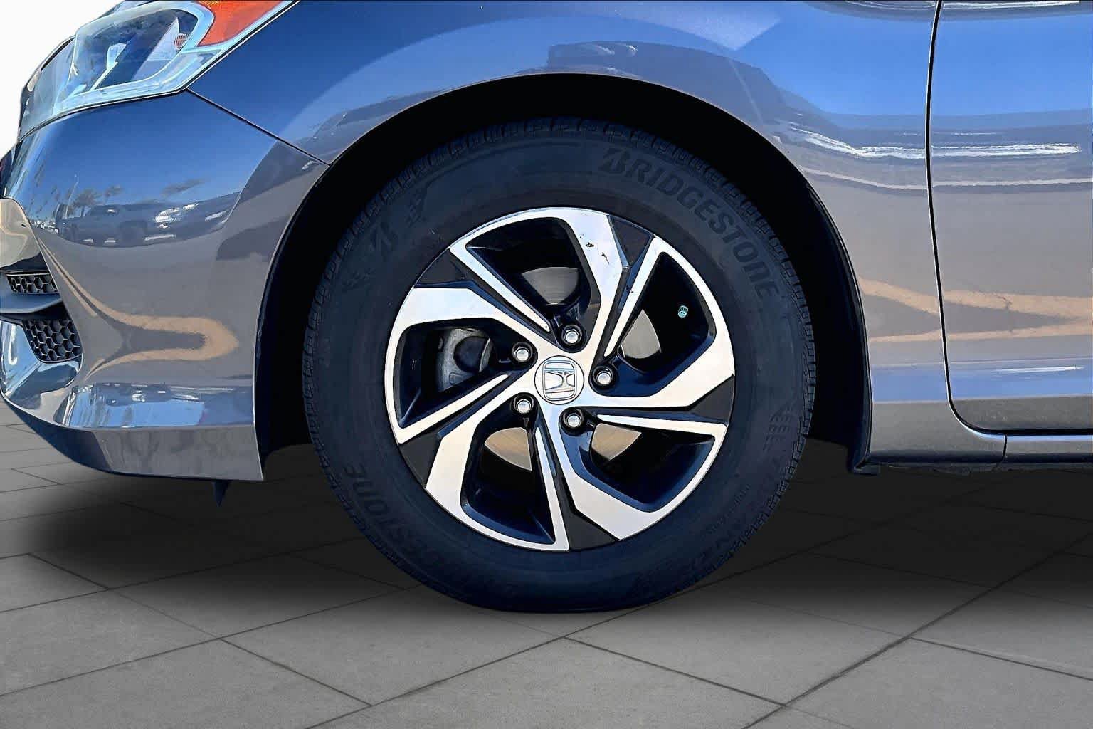 Used 2017 Honda Accord LX image 10