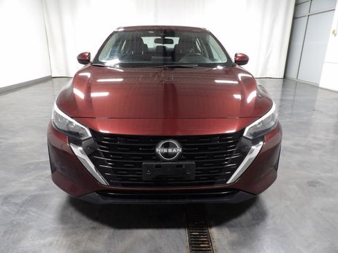 Used 2024 Nissan Sentra SV image 3