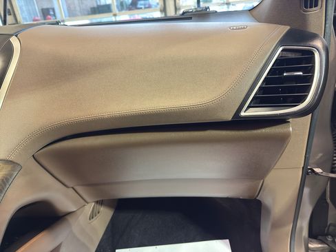 Used 2016 Lincoln MKX Reserve w/ Climate Package AWD/4WD image 25