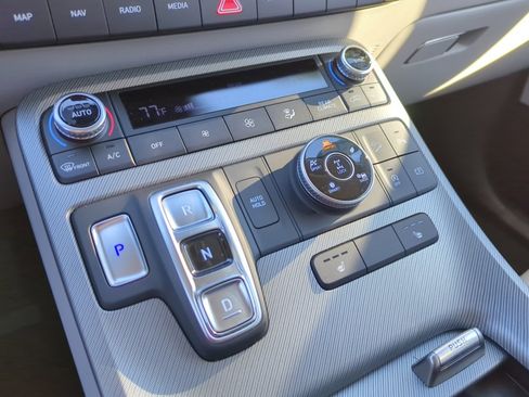 Certified 2025 Hyundai Palisade SEL image 27