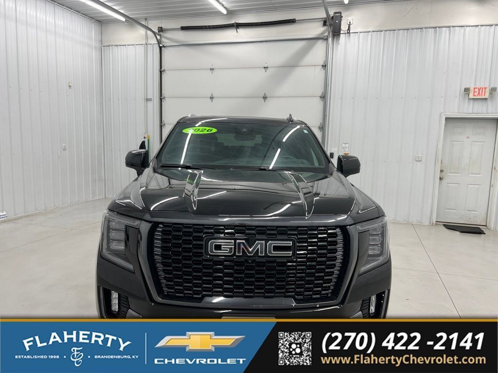 Used 2023 GMC Yukon XL Denali Ultimate AWD/4WD image 7