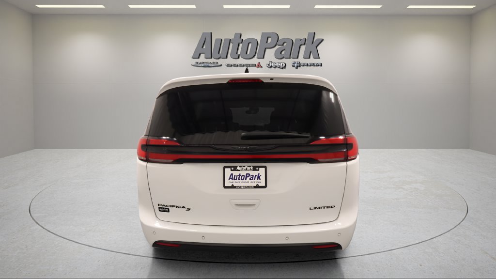 Certified 2025 Chrysler Pacifica Limited FWD image 6