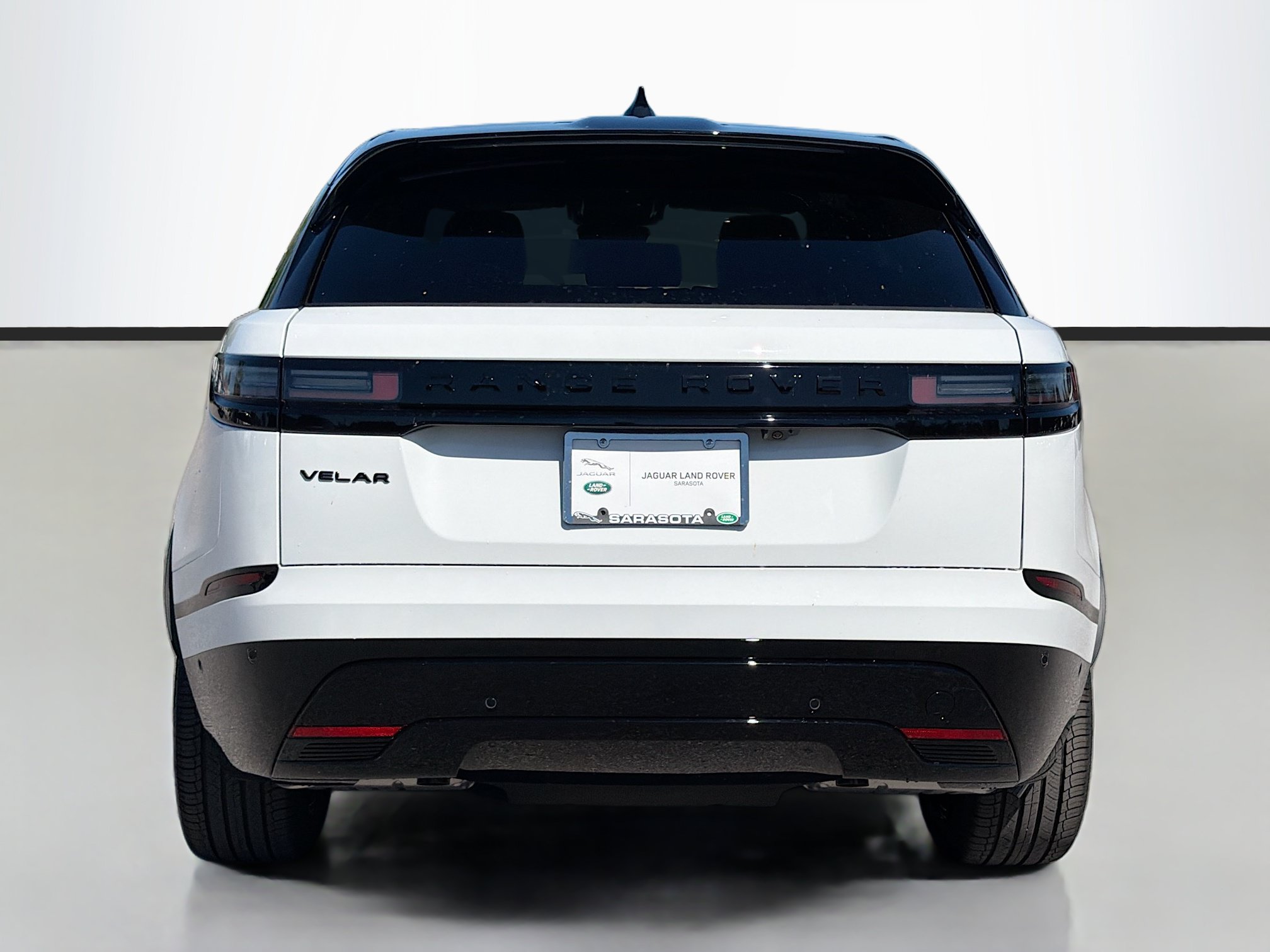 New 2026 Land Rover Range Rover Velar Dynamic SE AWD/4WD image 4