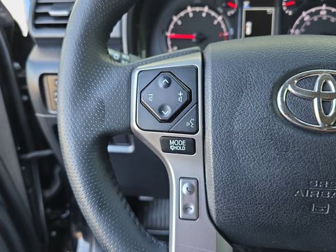 Used 2021 Toyota 4Runner SR5 AWD/4WD image 19