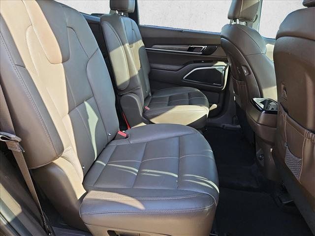 Used 2021 Kia Telluride SX w/ Towing Package FWD image 23