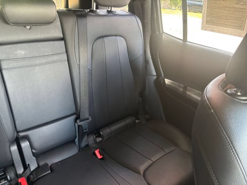 Used 2025 Mercedes-Benz GLB 250 image 39