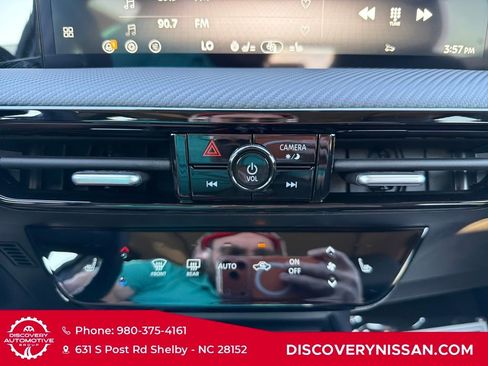 New 2026 Nissan Kicks SR w/ SR Premium Package FWD image 19