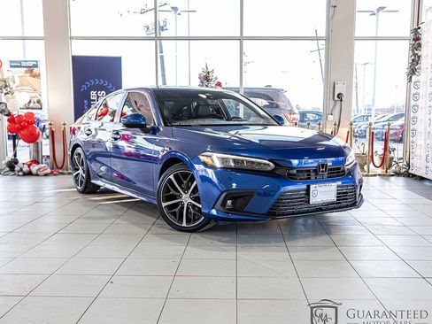Used 2022 Honda Civic Touring image 3