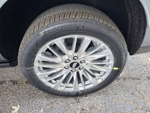 New 2026 Cadillac Escalade Luxury w/ LPO, Floor Liner Package image 37