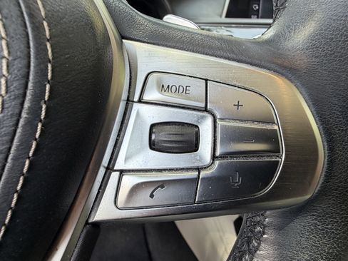 Used 2016 BMW 740i RWD image 19