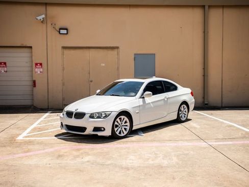 Used 2011 BMW 328i xDrive Coupe AWD/4WD image 18