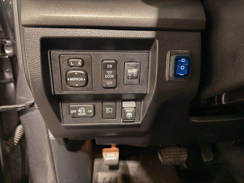 Used 2021 Toyota Tundra SR5 w/ SR5 Leather Package RWD image 16