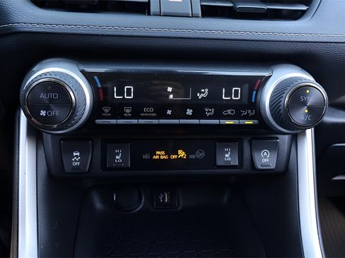 Certified 2025 Toyota RAV4 XLE image 25