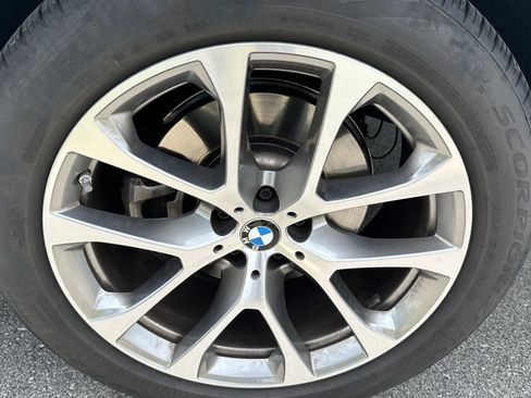 Used 2024 BMW X5 xDrive40i w/ Premium Package AWD/4WD image 13