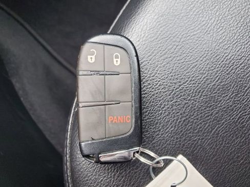 Used 2022 Jeep Compass Latitude image 29