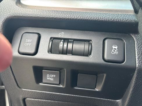 Used 2016 Subaru Crosstrek 2.0i Premium image 11