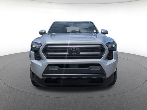 Used 2025 Toyota Tacoma SR5 AWD/4WD image 9