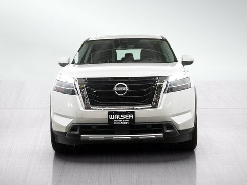 Used 2024 Nissan Pathfinder SL AWD/4WD image 8