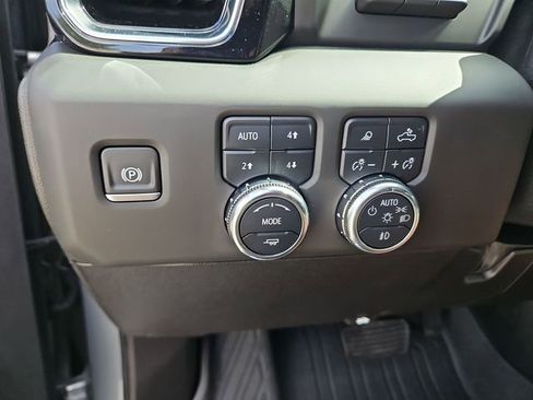 Used 2025 GMC Sierra 2500 Denali w/ Denali Reserve Package image 17