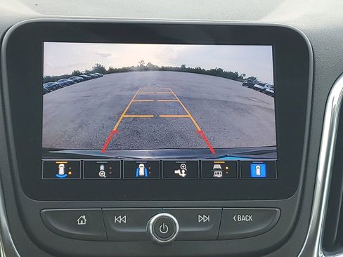 Used 2023 Chevrolet Equinox LT FWD image 16