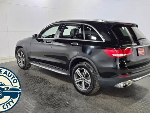Used 2019 Mercedes-Benz GLC 300 4MATIC w/ Premium Package image 5