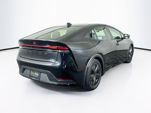 Used 2025 Toyota Prius LE FWD image 9