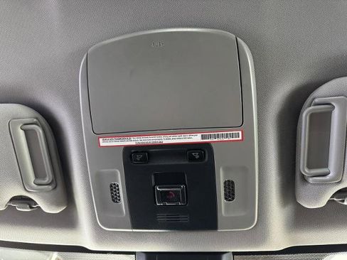 Used 2022 Toyota Camry SE image 32