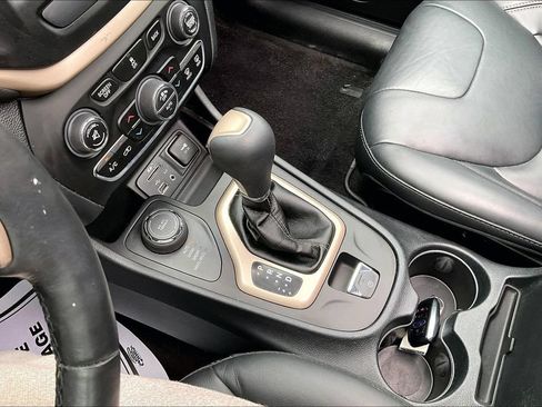 Used 2016 Jeep Cherokee Limited AWD/4WD image 20