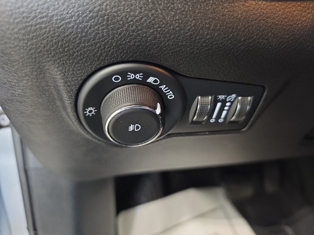 Used 2025 Jeep Compass Limited AWD/4WD image 21