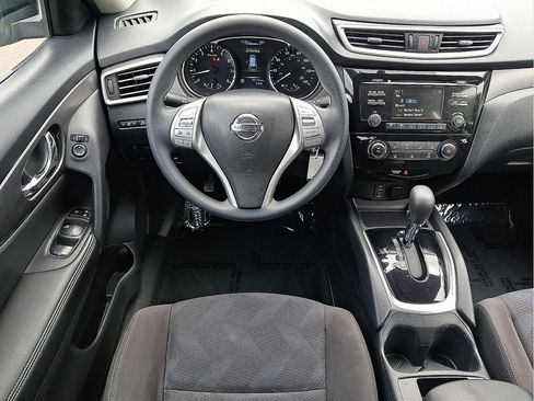Used 2015 Nissan Rogue S AWD/4WD image 9