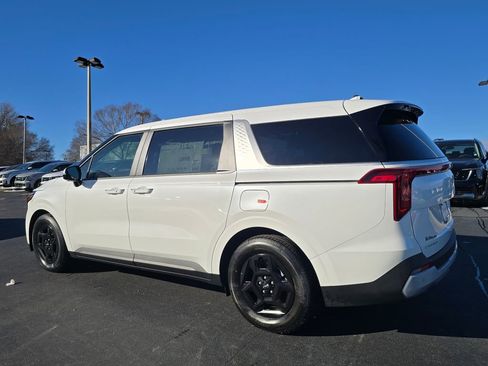 New 2026 Kia Carnival LXS image 5