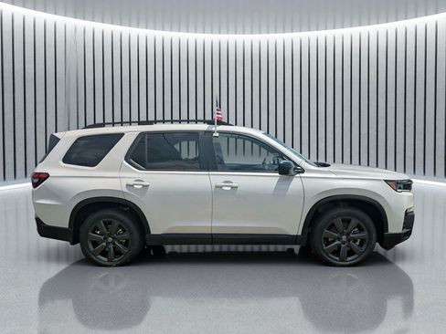 New 2026 Honda Pilot Sport image 3