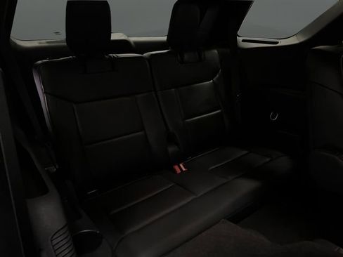 Used 2025 Ford Explorer ST image 34