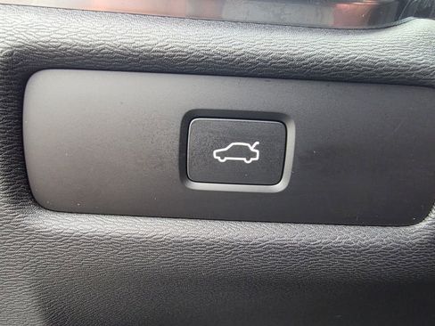 Used 2025 Volvo V60 B5 Cross Country Plus image 29