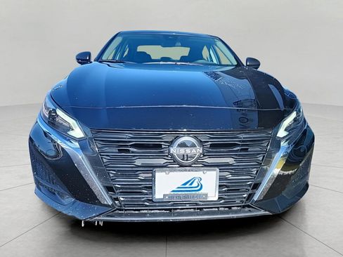 Used 2025 Nissan Altima 2.5 SV image 3