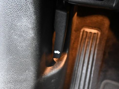 Used 2019 Chevrolet Impala LT FWD image 27