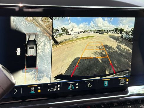 Used 2025 Chevrolet Silverado 2500 ZR2 w/ Technology Package AWD/4WD image 19