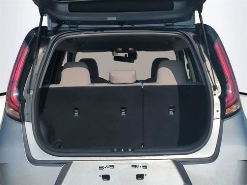 Used 2024 Kia Soul LX FWD image 14