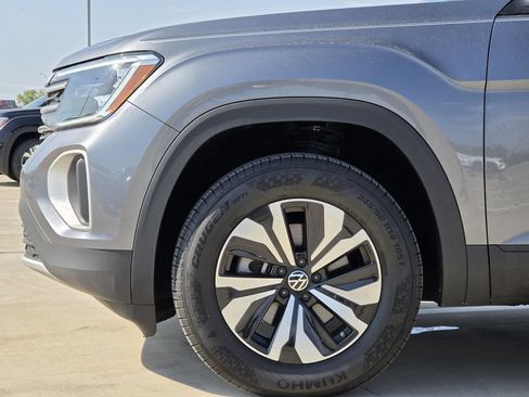 Used 2025 Volkswagen Atlas SE FWD image 7