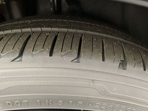 New 2026 Toyota Prius Plug-In Hybrid FWD image 35