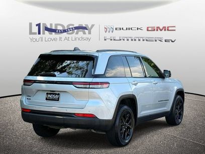 Used 2025 Jeep Grand Cherokee Altitude