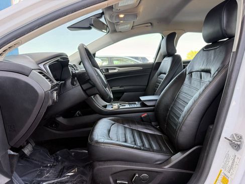 Used 2018 Ford Fusion SE w/ Equipment Group 602A FWD image 13