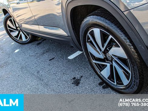 Used 2024 Volkswagen Atlas SE AWD/4WD image 14