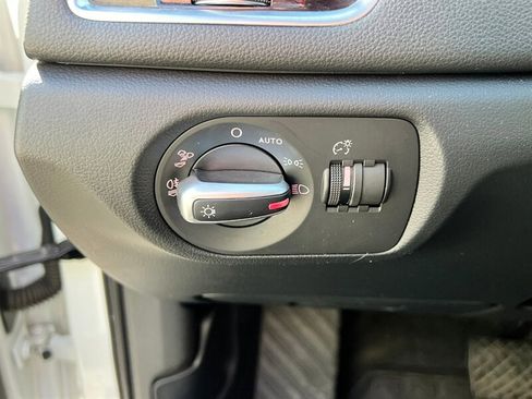 Used 2018 Audi Q3 2.0T Premium w/ Convenience Package image 30