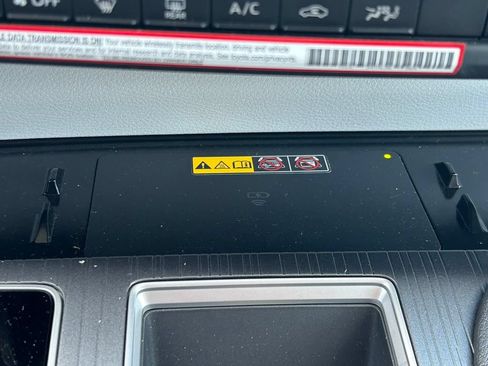 Certified 2026 Toyota Sienna XLE FWD image 32