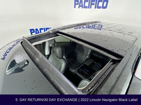 Used 2022 Lincoln Navigator Black Label image 17